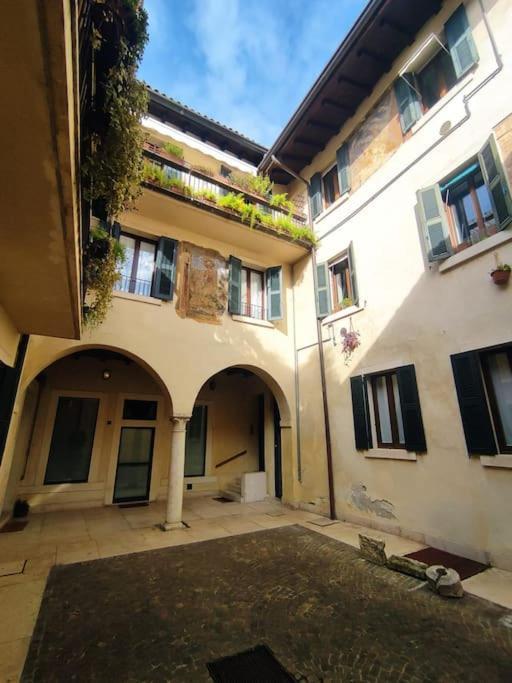 Casa Dei Pittori - A Pochi Passi Da Piazza Erbe Apartment *